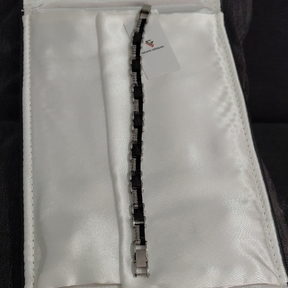 Stylish Black and Silver Men's Bracelet